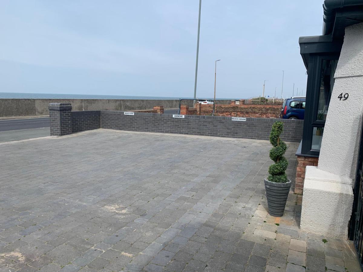 Beach House Apartment On Ground Floor With Sea View - Pet Friendly كليفليز المظهر الخارجي الصورة