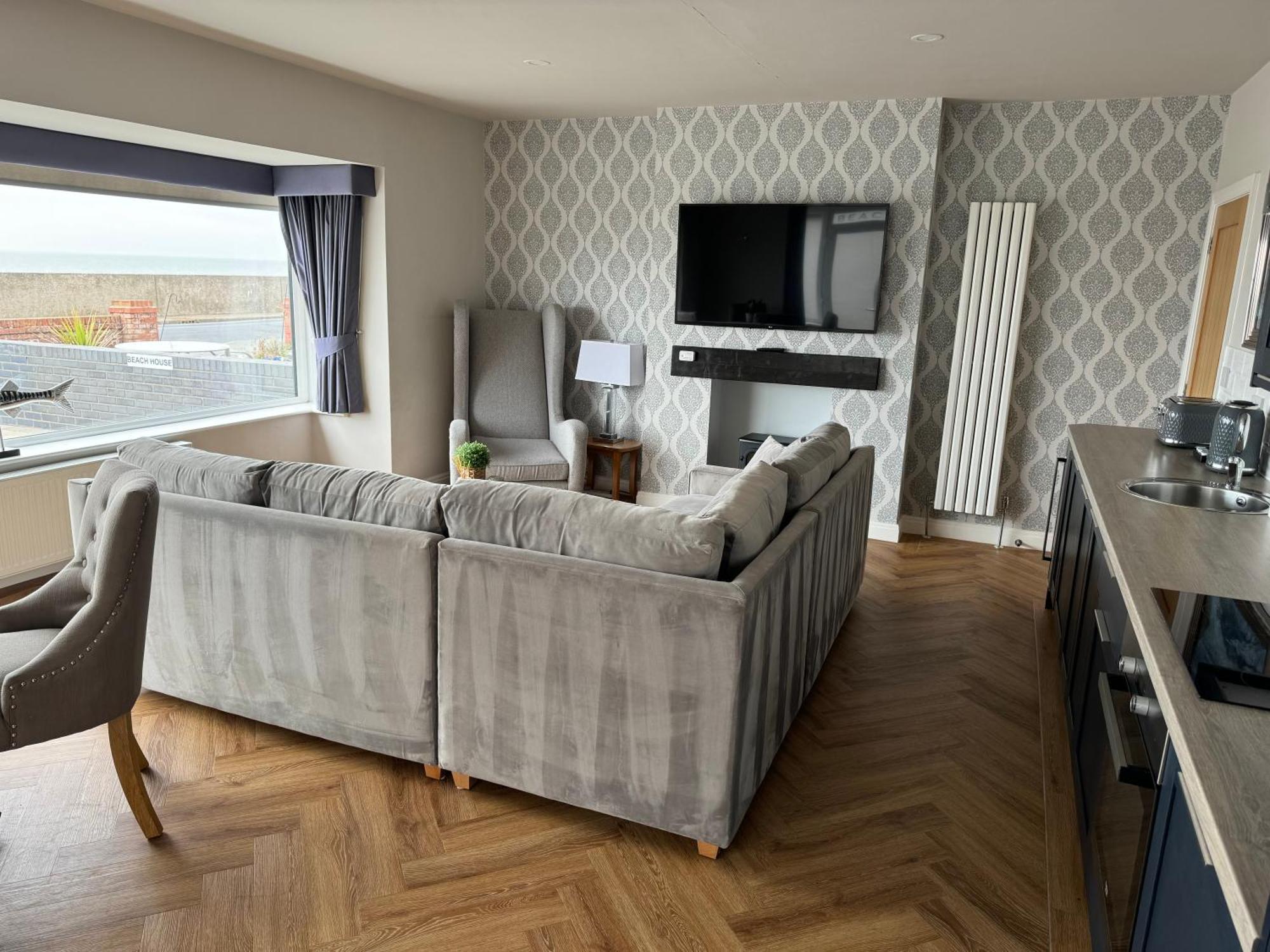 Beach House Apartment On Ground Floor With Sea View - Pet Friendly كليفليز المظهر الخارجي الصورة